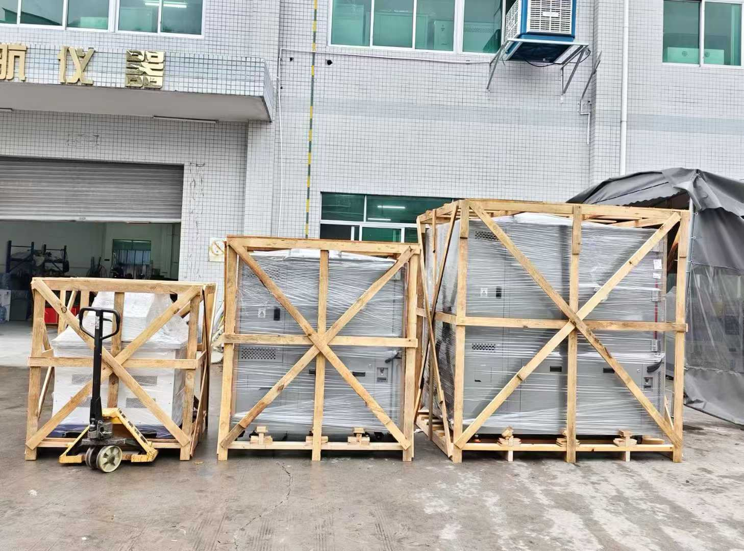 恒溫恒濕箱和電磁振動(dòng)臺(tái)，3臺(tái)發(fā)貨天津客戶(hù)